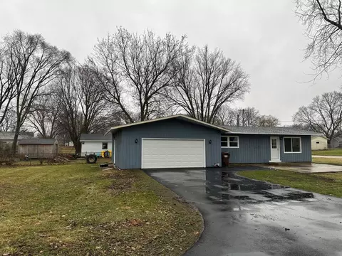 307 Grant St, Harvard, IL 60033