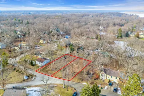 27580 W Stonegate Dr, Spring Grove, IL 60081
