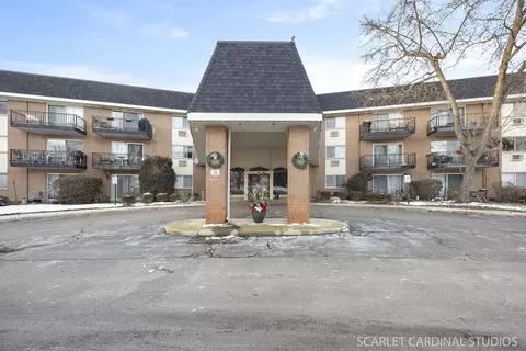 1188 Royal Glen Dr #117B, Glen Ellyn, IL 60137