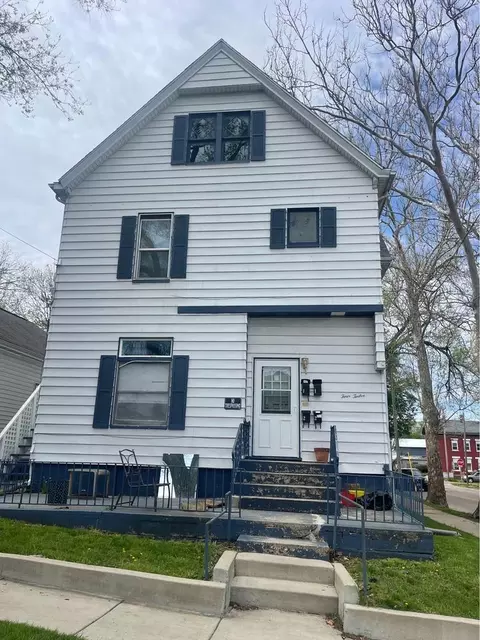 412 N Roosevelt Ave, Bloomington, IL 61701
