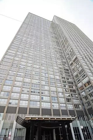 655 W Irving Park Rd #3105, Chicago, IL 60613