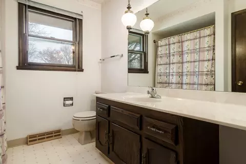Bath - 8169 Clockview Rd, Rockford, IL 61108 photo 2 of 2