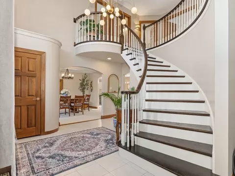 Entry Way - 4005 White Eagle Dr, Naperville, IL 60564 photo 2 of 4