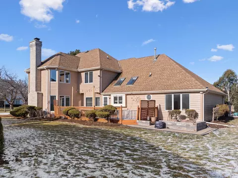 Exterior - 4005 White Eagle Dr, Naperville, IL 60564 photo 4 of 6
