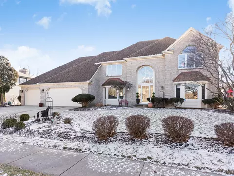 Exterior - 4005 White Eagle Dr, Naperville, IL 60564 photo 2 of 6