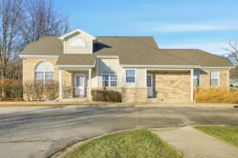 106 Hillwood Pl, Aurora, IL 60506
