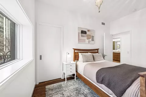 Bedroom - 53 E Bellevue Pl, Chicago, IL 60611 photo 8 of 9