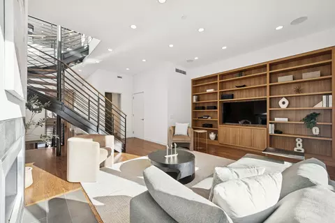 Living - 53 E Bellevue Pl, Chicago, IL 60611 photo 6 of 7