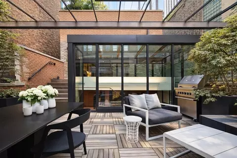 Exterior - 53 E Bellevue Pl, Chicago, IL 60611 photo 3 of 3