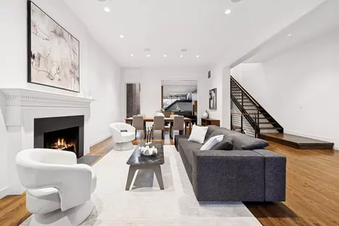 Living - 53 E Bellevue Pl, Chicago, IL 60611 photo 1 of 7