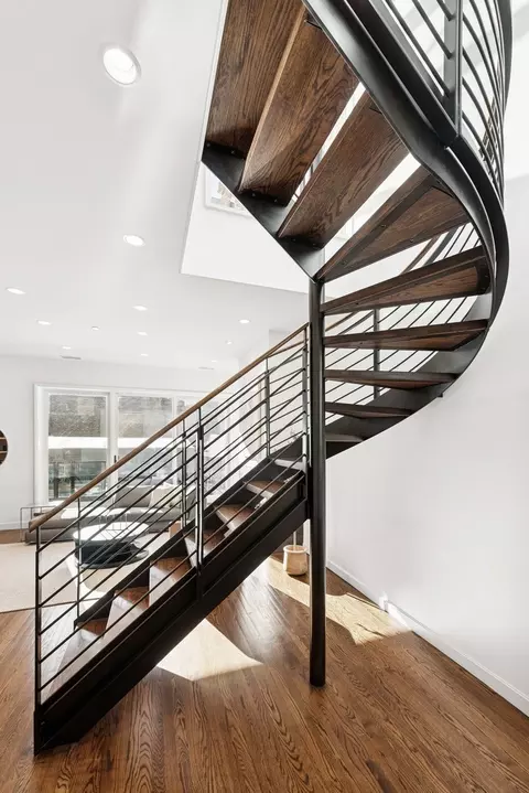 Entry Way - 53 E Bellevue Pl, Chicago, IL 60611 photo 5 of 5