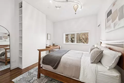 Bedroom - 53 E Bellevue Pl, Chicago, IL 60611 photo 7 of 9