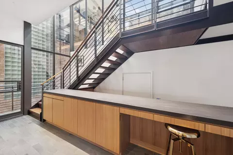 Entry Way - 53 E Bellevue Pl, Chicago, IL 60611 photo 2 of 5