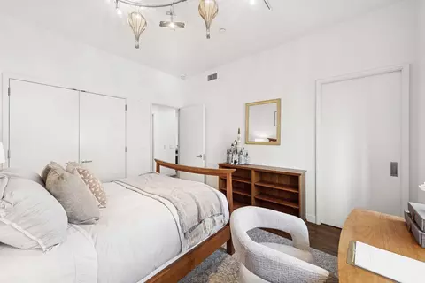 Bedroom - 53 E Bellevue Pl, Chicago, IL 60611 photo 6 of 9