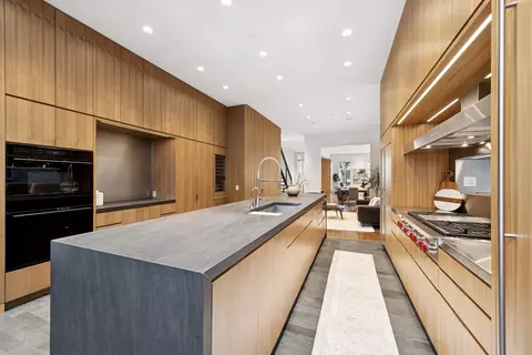 Kitchen - 53 E Bellevue Pl, Chicago, IL 60611 photo 4 of 5