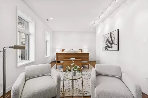 Bedroom - 53 E Bellevue Pl, Chicago, IL 60611 photo 2 of 9