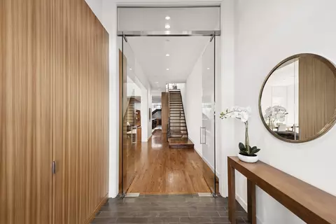 Entry Way - 53 E Bellevue Pl, Chicago, IL 60611 photo 1 of 5