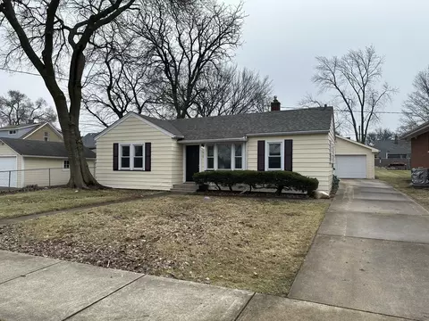 971 Solfisburg Ave, Aurora, IL 60505