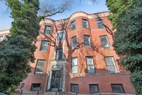 700 W Cornelia Ave #1E, Chicago, IL 60657