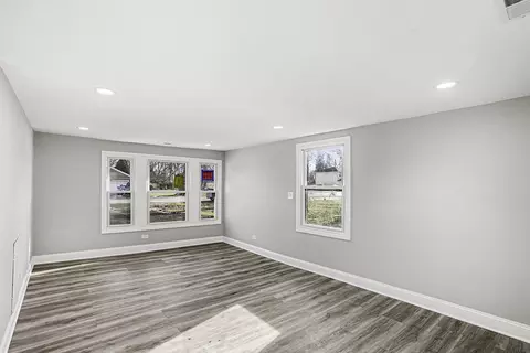 Living - 15700 Turner Ave, Markham, IL 60428 photo 2 of 3