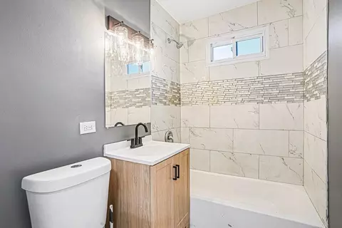Bath - 15700 Turner Ave, Markham, IL 60428 photo 1 of 1