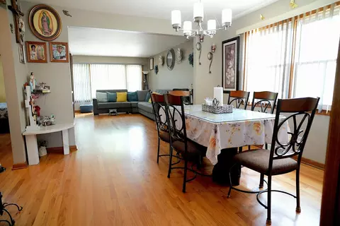 Dining - 1428 12 N Ashbel Ave, Berkeley, IL 60163 photo 3 of 3