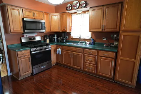 Kitchen - 1428 12 N Ashbel Ave, Berkeley, IL 60163 photo 2 of 4