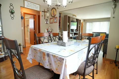 Dining - 1428 12 N Ashbel Ave, Berkeley, IL 60163 photo 1 of 3