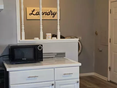Kitchen - 15246 Calitonia Dr, Markham, IL 60428 photo 3 of 3