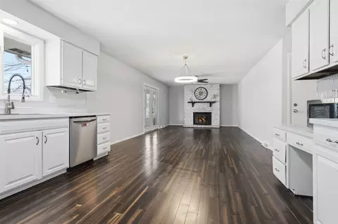 110 S Hershey Rd, Bloomington, IL 61704 photo 7