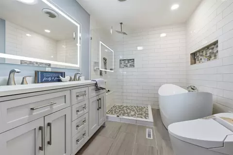 110 S Hershey Rd, Bloomington, IL 61704 photo 14