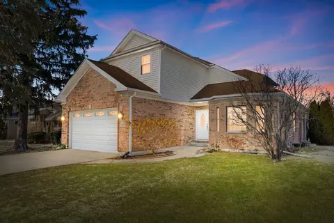 1686 Greenleaf Ave, Des Plaines, IL 60018