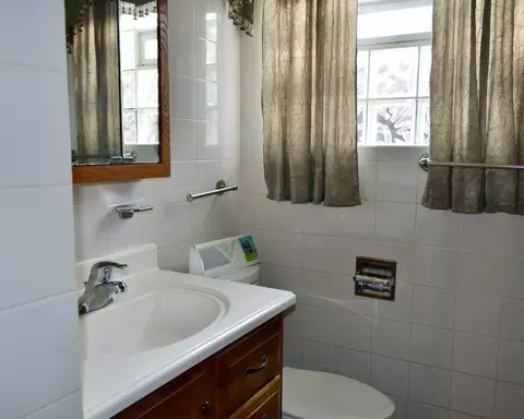 Bath - 9238 S Normal Ave, Chicago, IL 60620 photo 1 of 1
