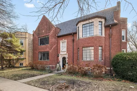 1106 Seward St #1W, Evanston, IL 60202