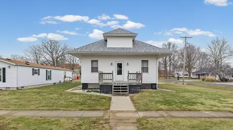 224 E Holden St, Tolono, IL 61880