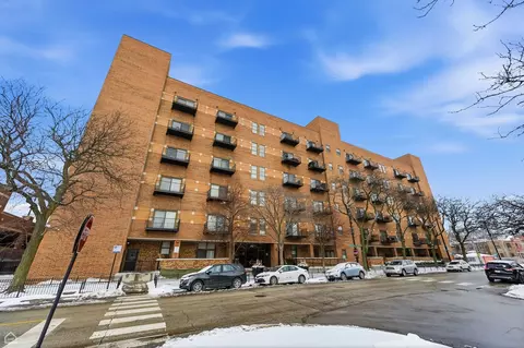 1000 E 53rd St #215, Chicago, IL 60615