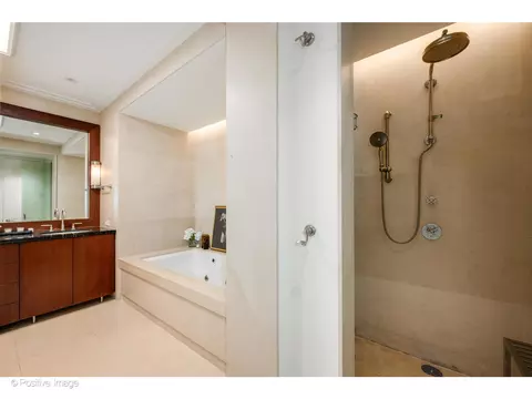 159 E Walton Pl #7G, Chicago, IL 60611 photo 25