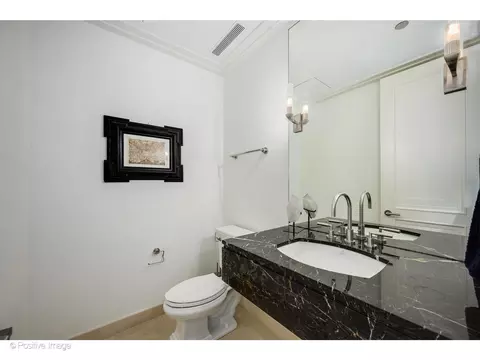159 E Walton Pl #7G, Chicago, IL 60611 photo 20