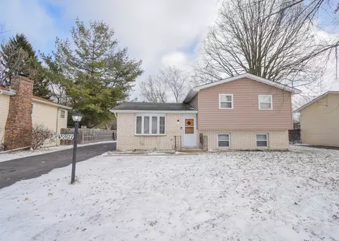 38169 N North Shore Ave, Beach Park, IL 60087