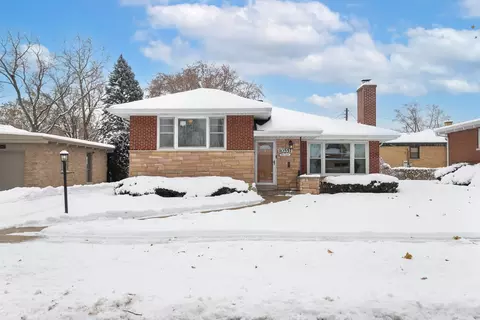 10551 Essex St, Westchester, IL 60154