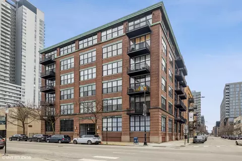 817 W Washington Blvd #406, Chicago, IL 60607