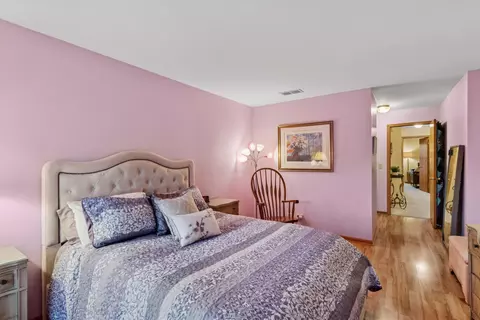 Bedroom - 18 Peach Tree Ct, Algonquin, IL 60102 photo 1 of 3