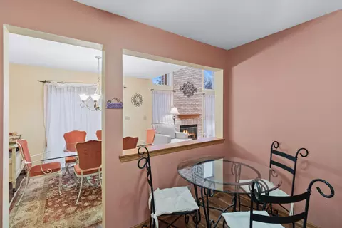 Dining - 18 Peach Tree Ct, Algonquin, IL 60102 photo 2 of 2