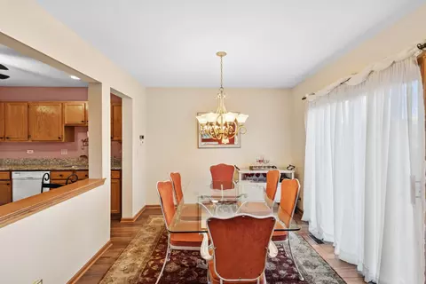 Dining - 18 Peach Tree Ct, Algonquin, IL 60102 photo 1 of 2