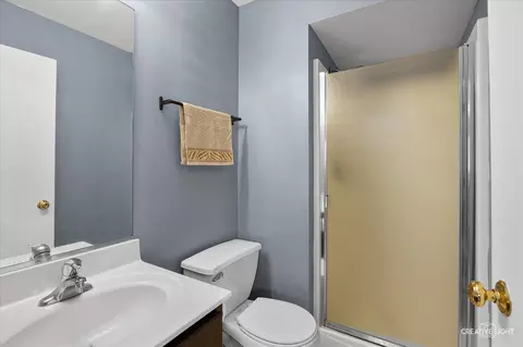 Bath - 1713 Burshire Dr, Plainfield, IL 60586 photo 1 of 3
