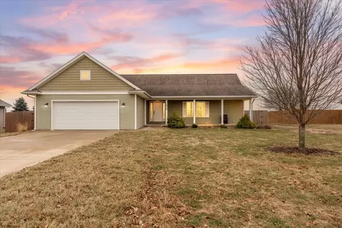 426 E Newton St, Mansfield, IL 61854