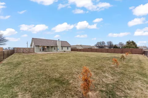 Exterior - 426 E Newton St, Mansfield, IL 61854 photo 5 of 8