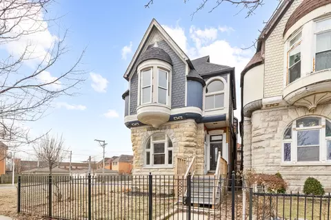 4162 S Lake Park Ave, Chicago, IL 60653