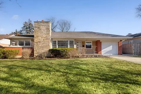 537 S Chestnut Ave, Arlington Heights, IL 60005