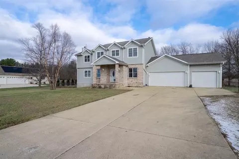 9821 Gabriel Dr, Bloomington, IL 61705